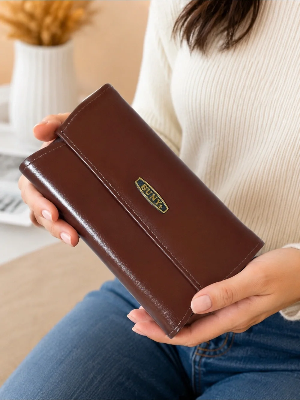 Brown SUNY Vintage-Style Wallet – Snap Closure & Zipper Pocket